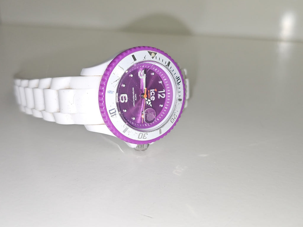 Montre femme Ice Watch Quartz d'occasion, bracelet original, fonctionne parfaite