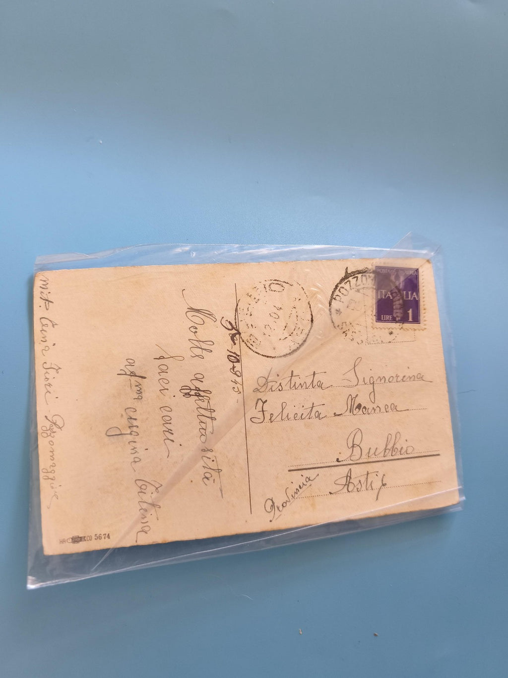 Carte postale vintage italienne ancienne, timbre d'origine et oblitération colle
