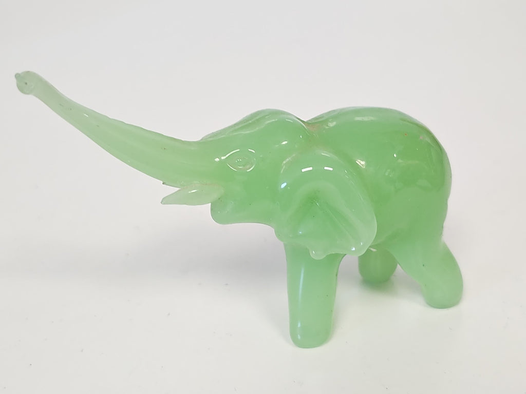 Petite sculpture vintage éléphant en pierre naturelle, objet ancien collection d