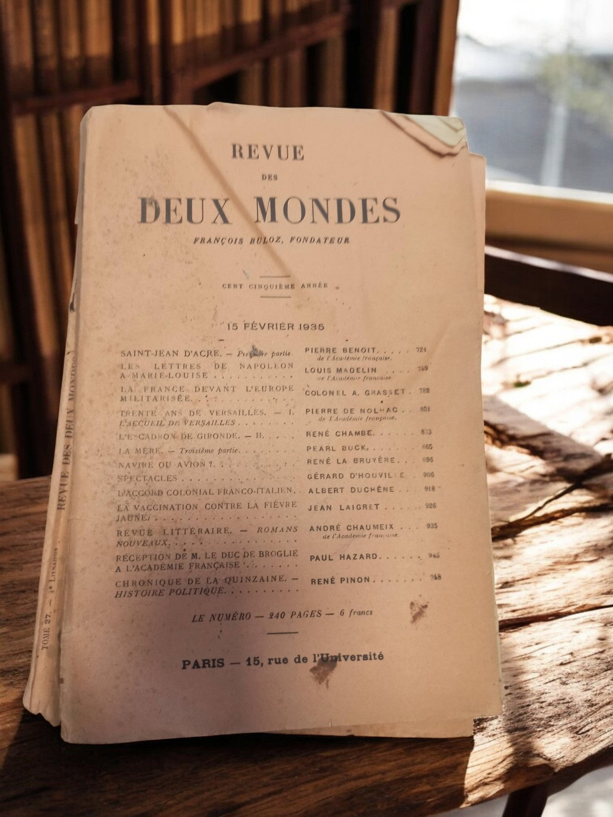 Ancien livre Revue des Deux Mondes 1936 vintage collection rétro papier usé