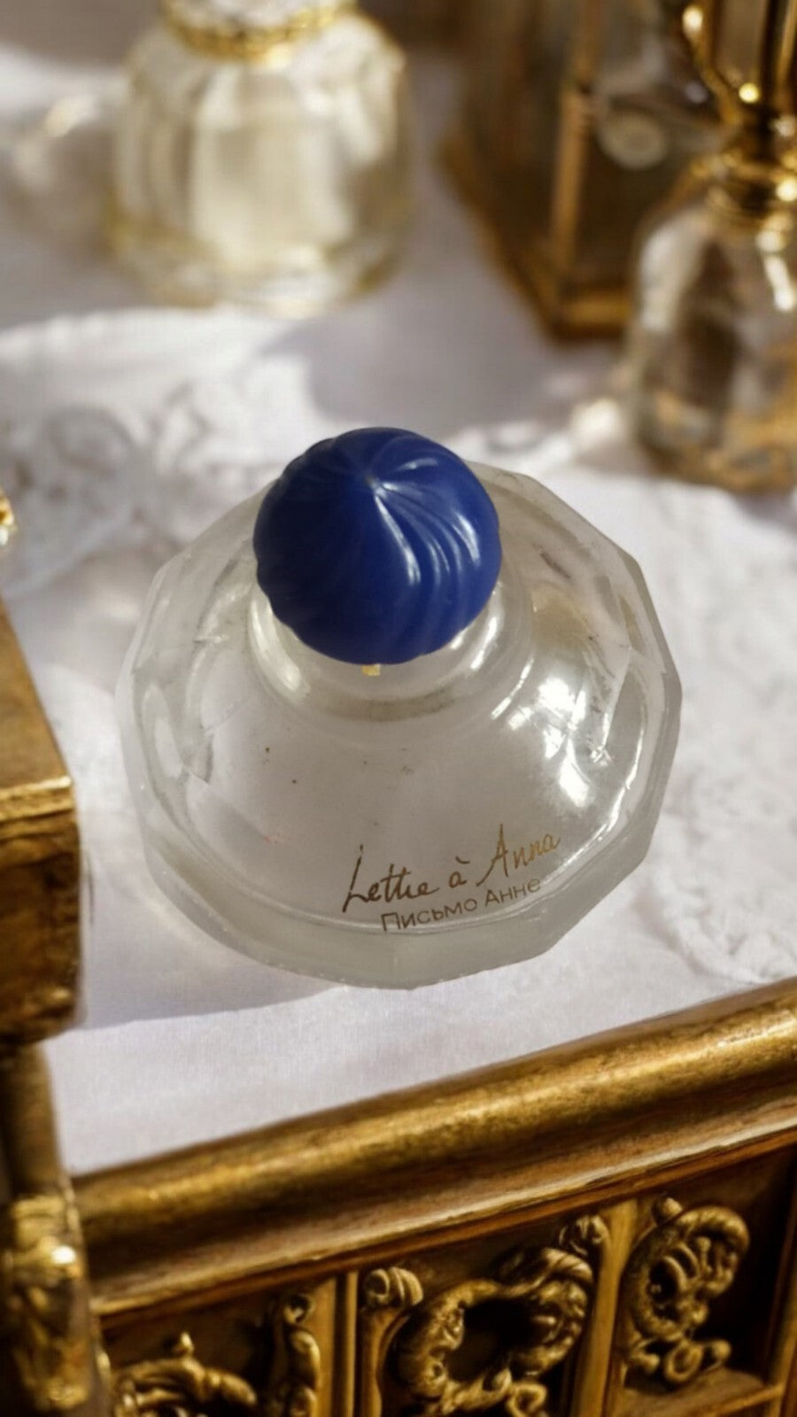 Miniature parfum vintage Lettre à Anna flacon verre bouchon bleu ancien