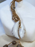 Collier ethnique vintage gros pendentif coquillage, bijou original rétro