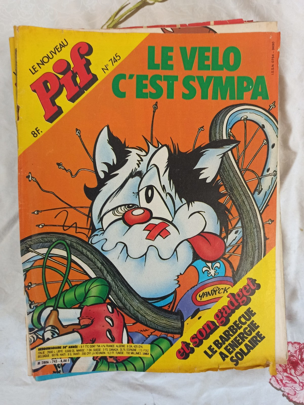 Magazine BD Pif n°745 vintage ancien 1980, couverture vélo, rétro époque 80s