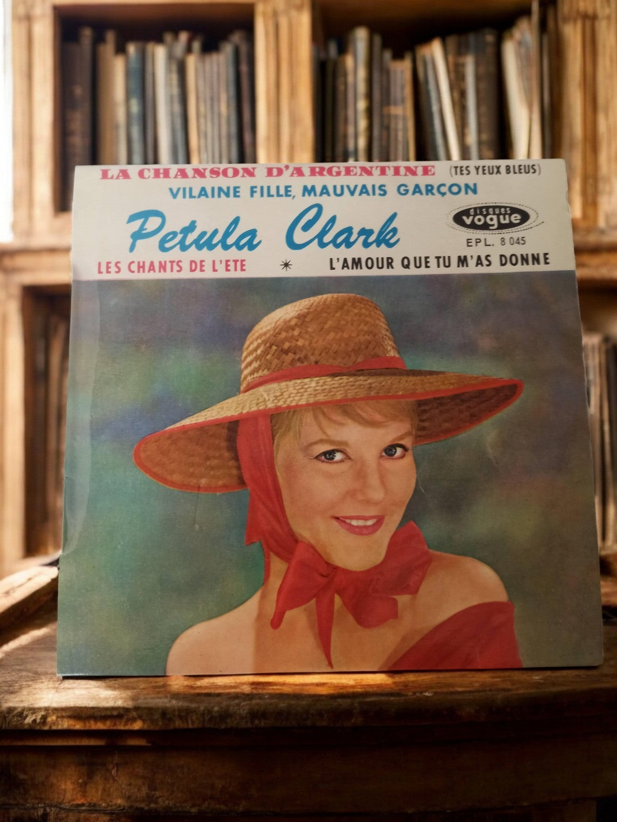 Disque vinyle 45 tours Petula Clark Vogue rétro années 60 pochette couleur