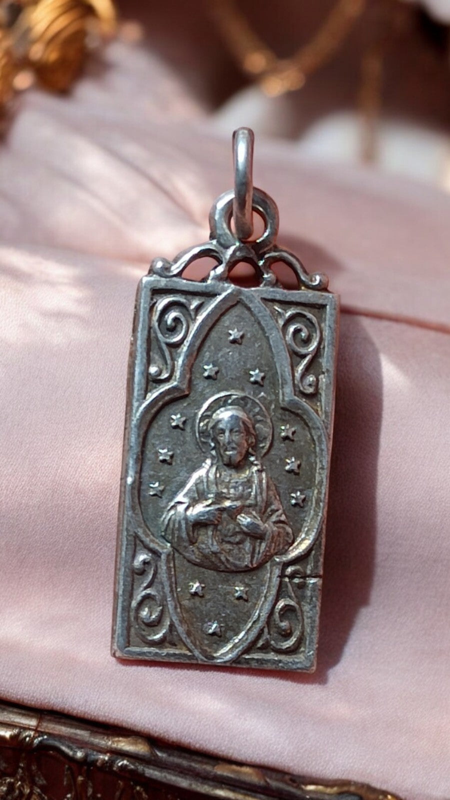 Médaille religieuse vintage bronze rectangulaire Vierge étoiles art sacré