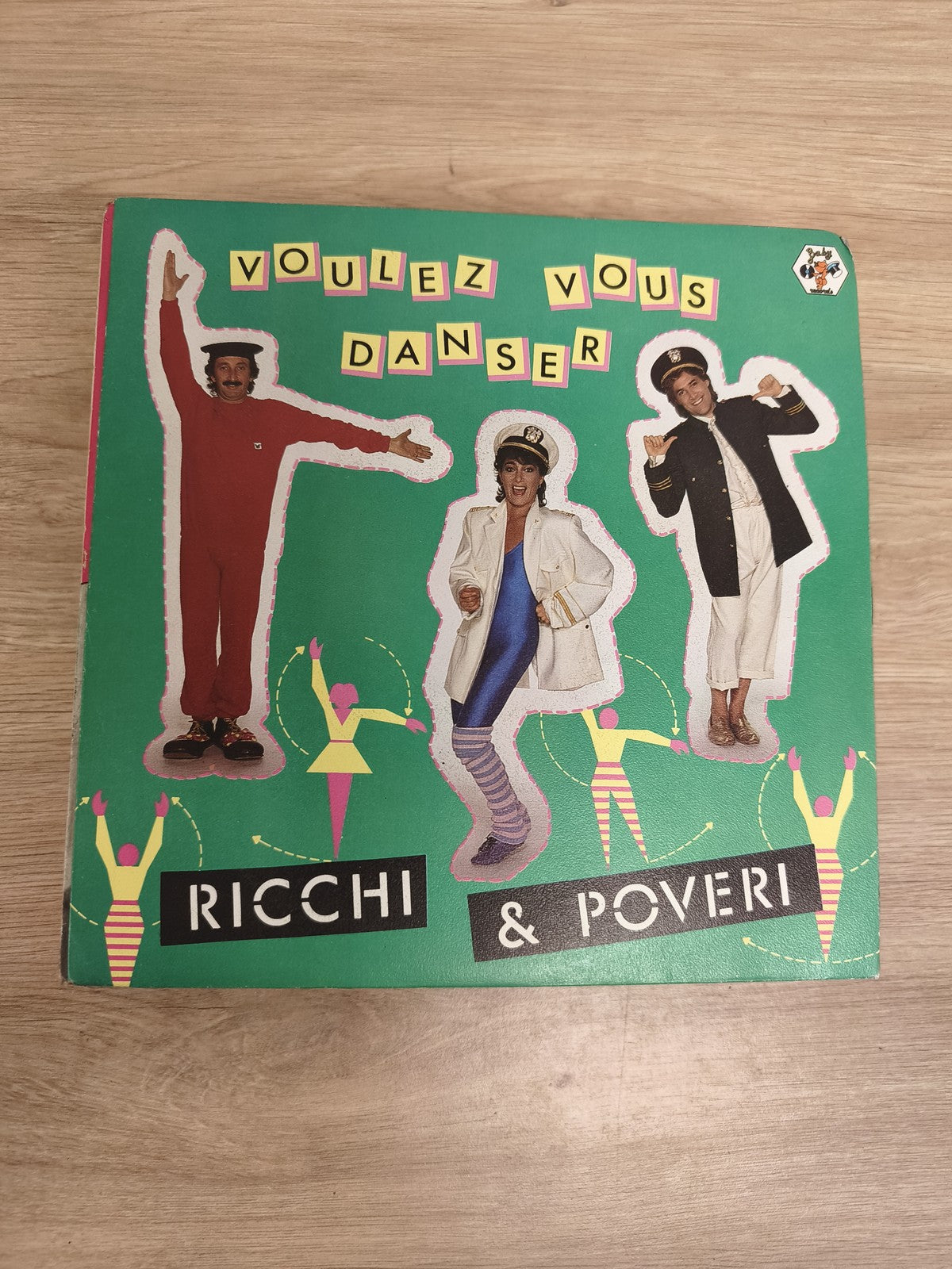 Vinyle 45 tours Ricchi & Poveri Voulez Vous Danser pochette verte illustrée