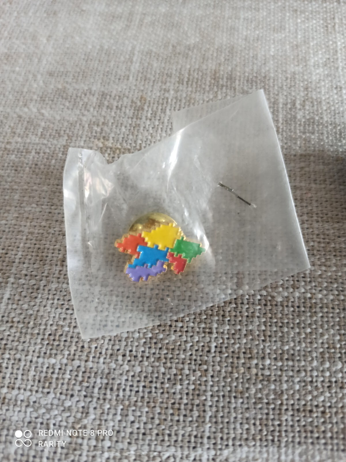 Pin's vintage Provence Alpes Côte d'Azur carte colorée émail multicolore