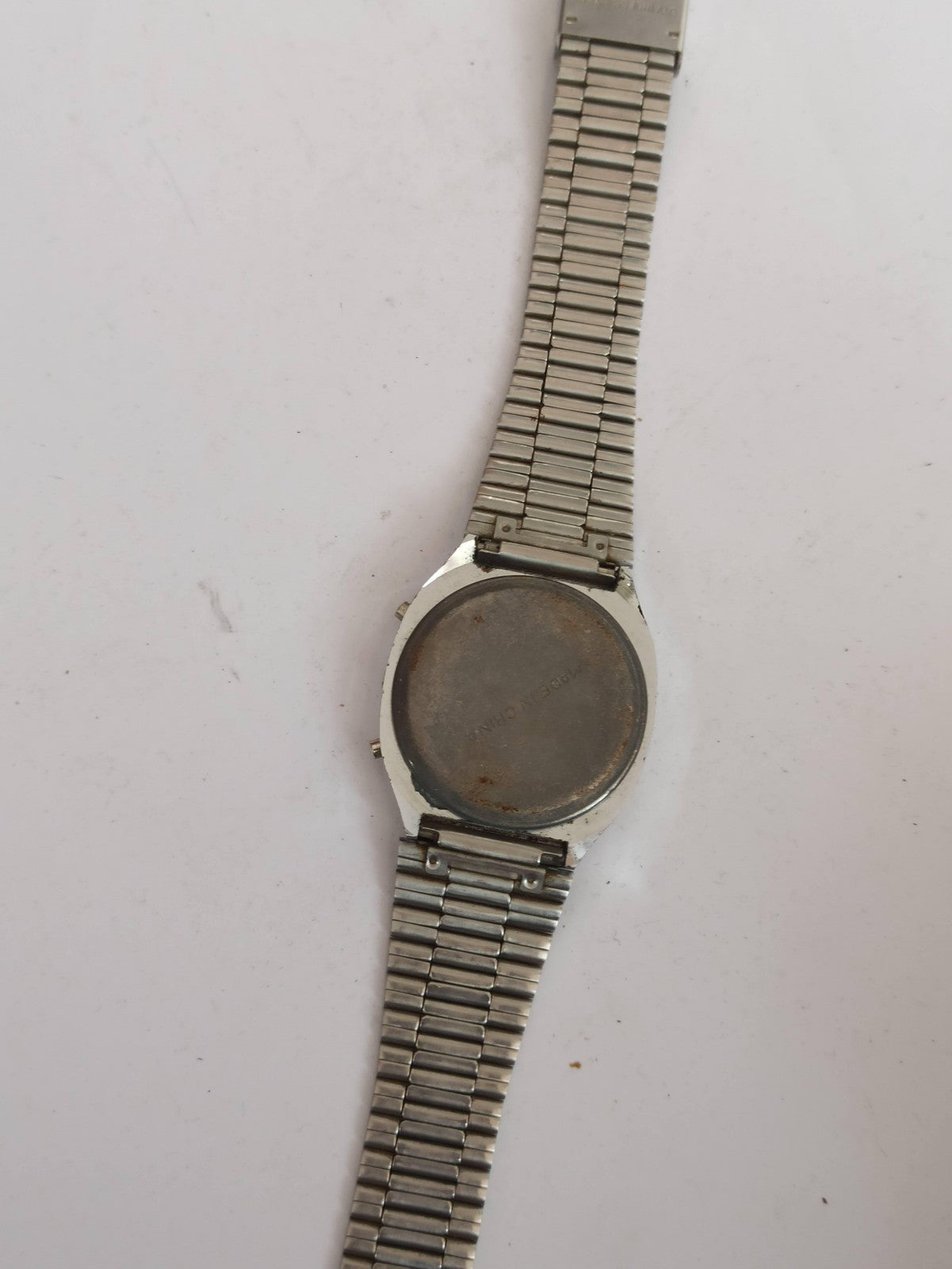 Montre vintage LCD quartz homme Taurus rétro années 80 bracelet métal