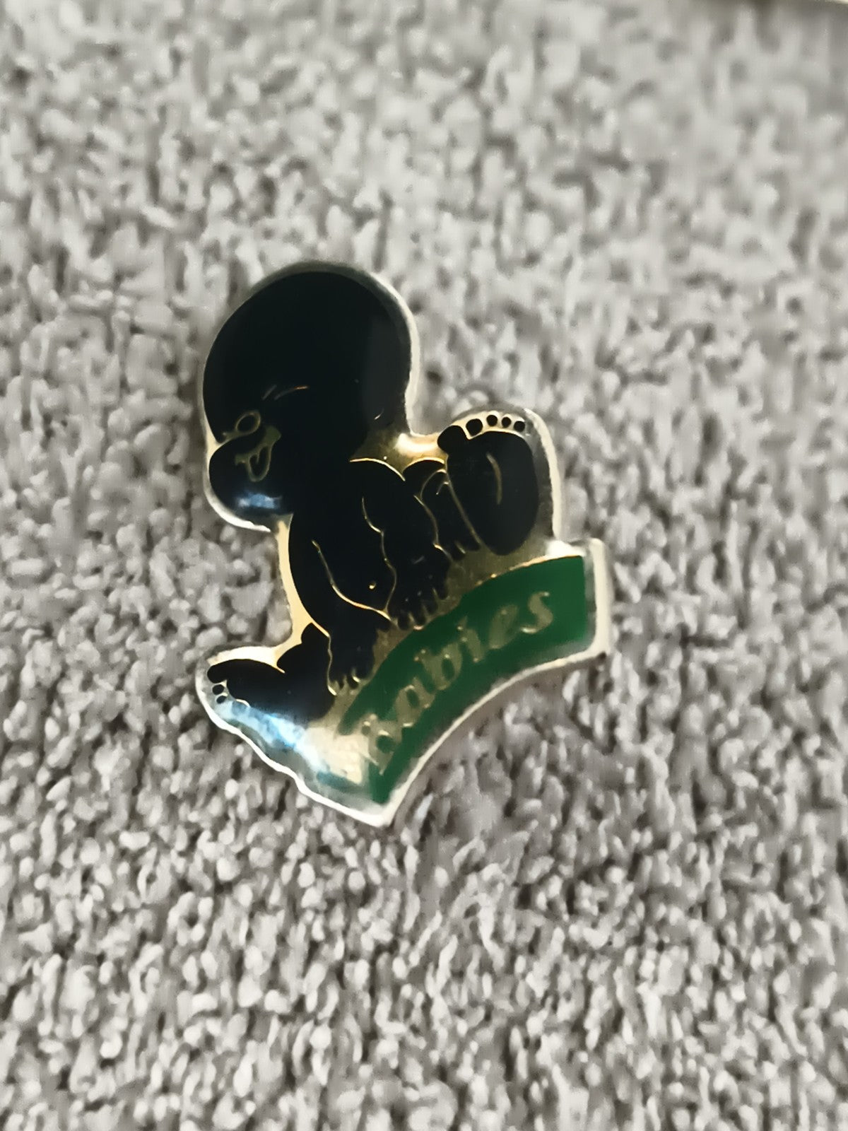 Pin's vintage Babies émaillé noir vert, badge ancien, broche années 90 (Ref 7)