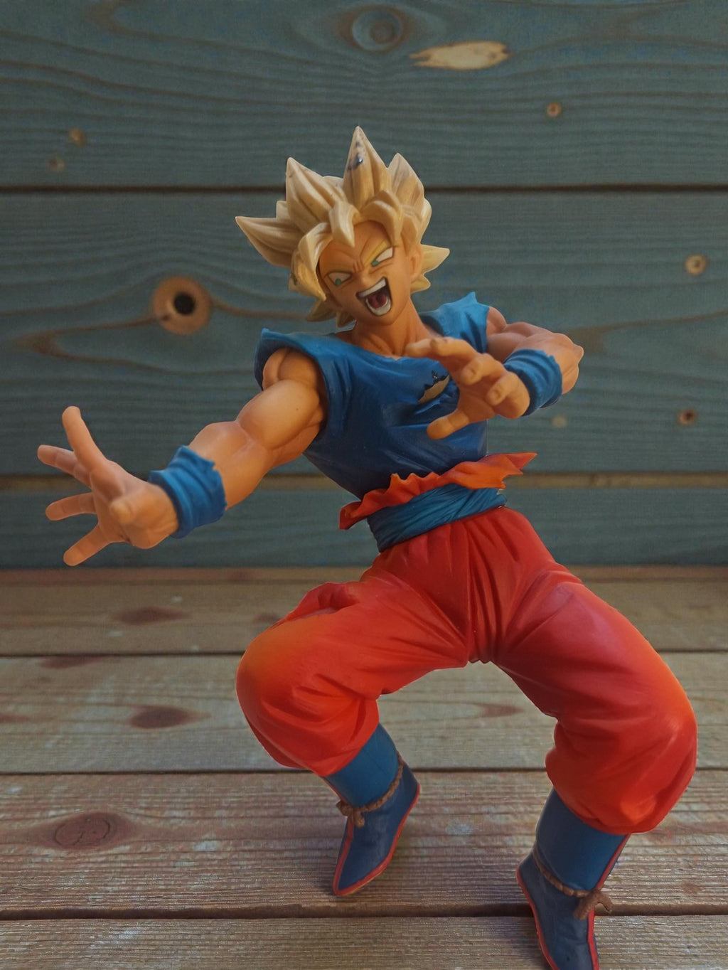 Figurine Goku Super Saiyan Banpresto DXF Dragon Ball Z 14cm articulée