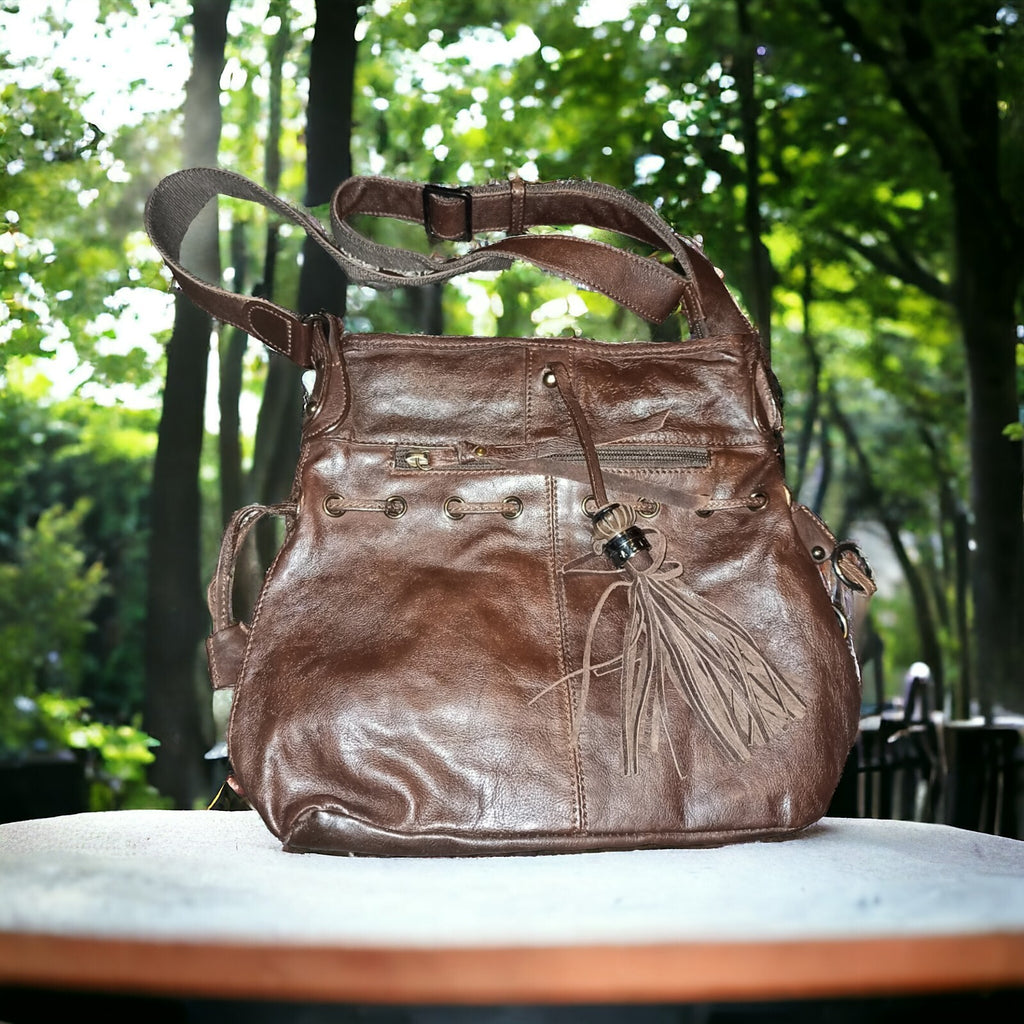 Sac bandoulière femme Arthur & Aston cuir marron, style élégant bohème