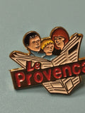 Vintage pin's Le Provençal journal famille émaillé collection presse ancienne