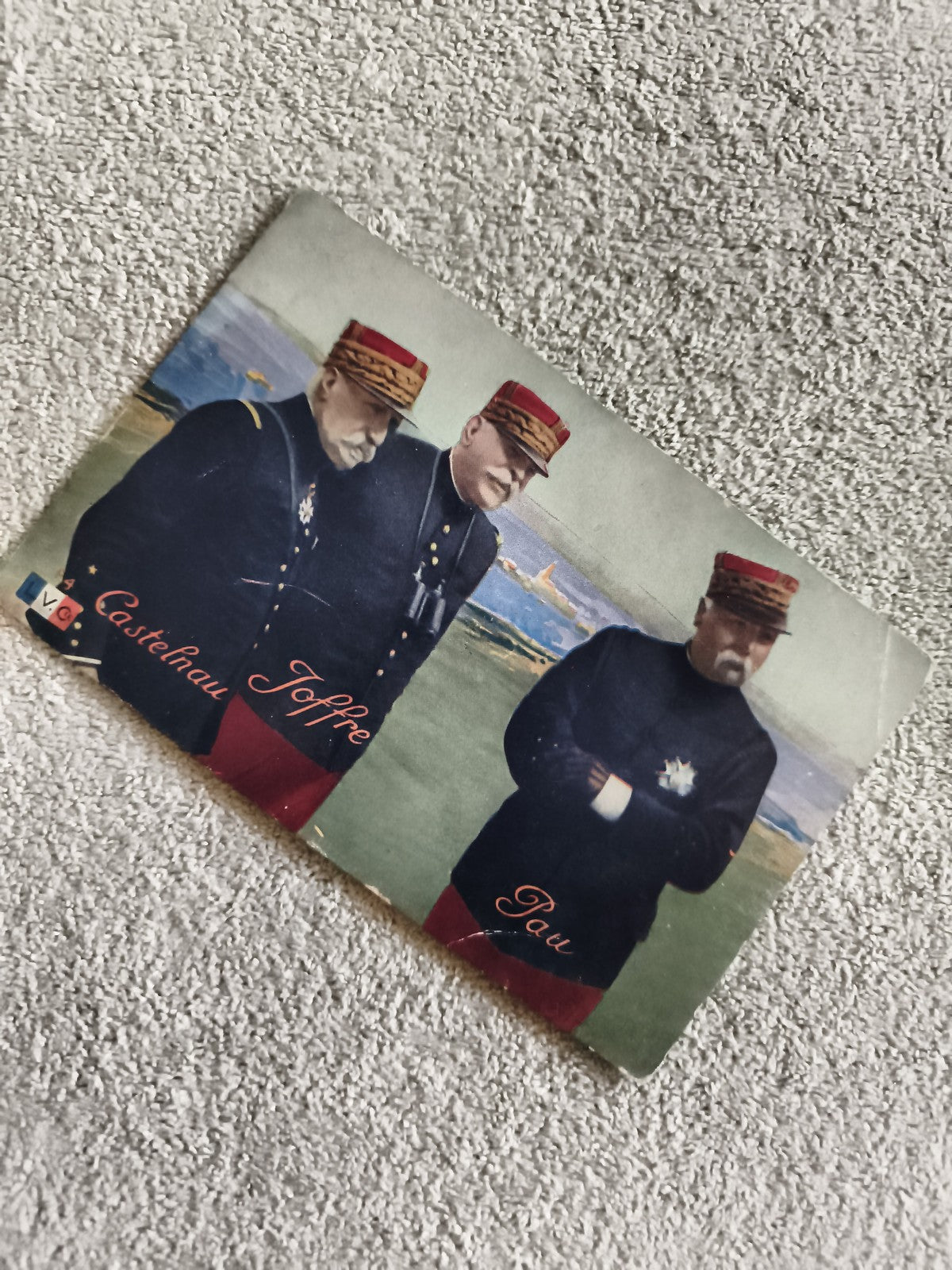 Carte postale militaire Castelnau Joffre Pau uniformes rouges
