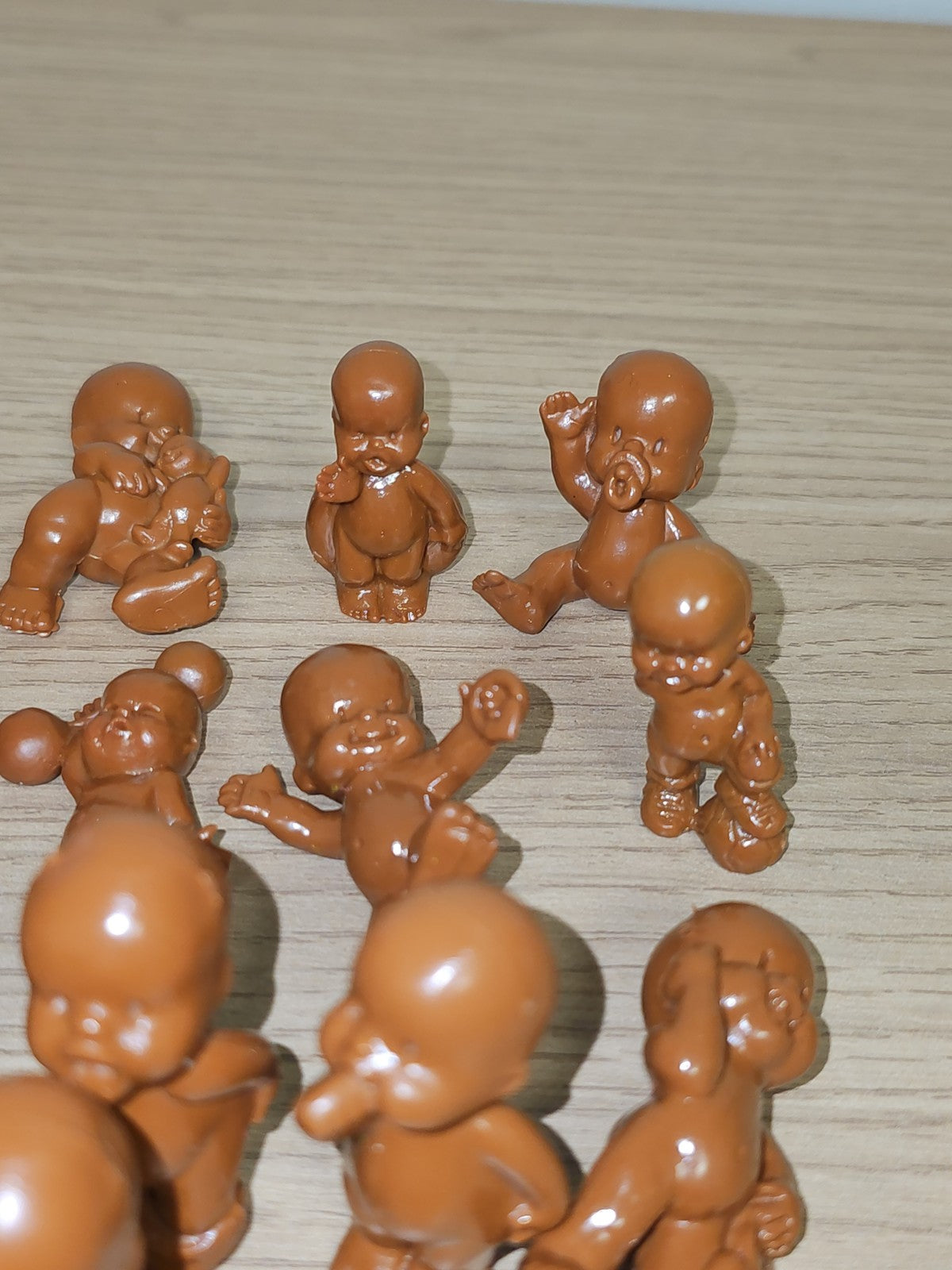 Lot de petites figurines Babies vintage anciennes, collection rétro rare marque