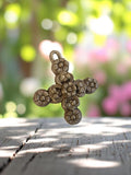Pendentif croix vintage métal floral années 50 rétro bijou ancien