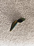 Pin's vintage abstrait émaillé noir vert doré - badge années 80 rétro (Ref 5)