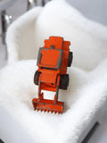 Miniature tractopelle rétro orange ancien jouet vintage déco construction