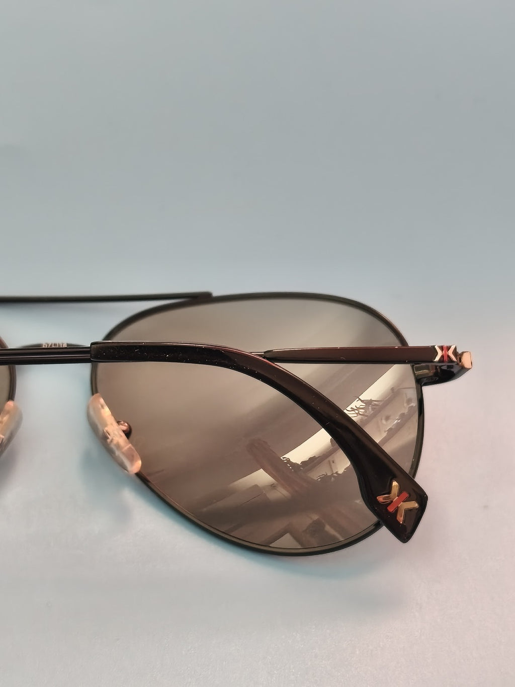 Paire de lunettes de soleil Kiss Kill, monture tendance, accessoire mode unisexe