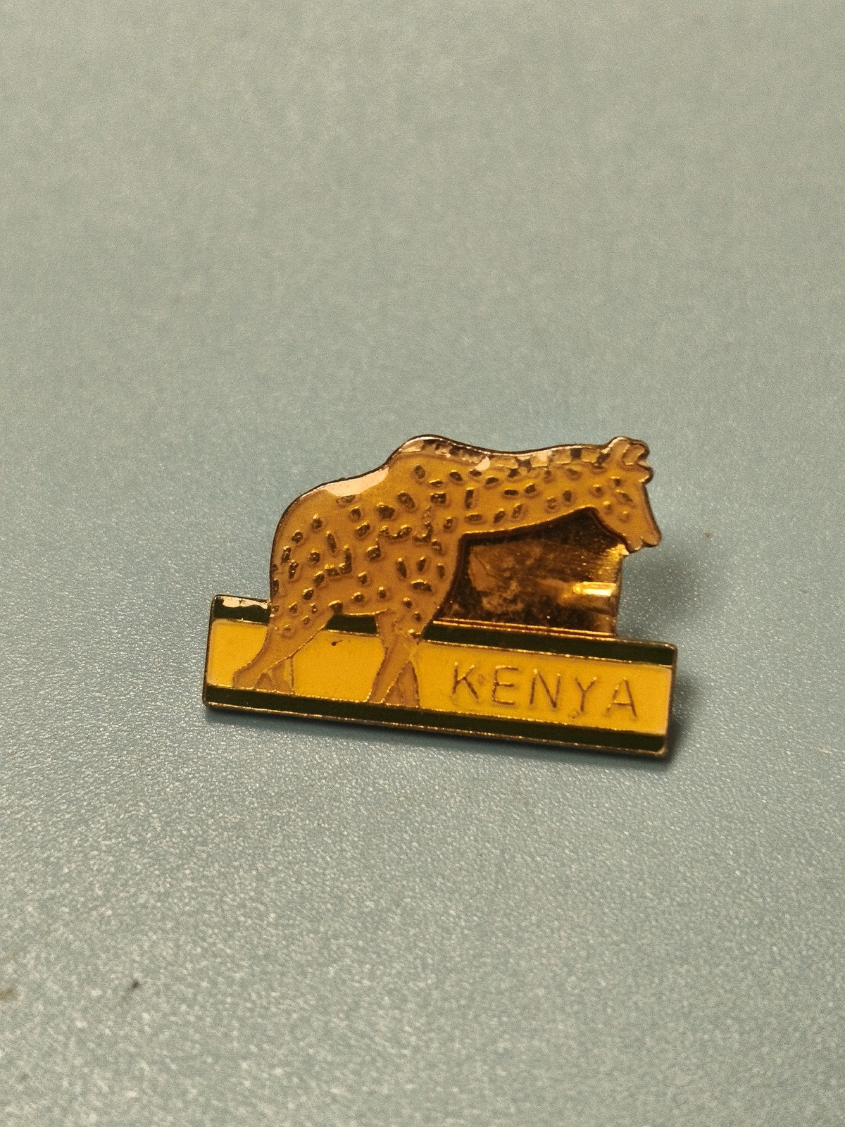 Vintage pin's Kenya guépard doré émaillé, collection safari, années 80-90