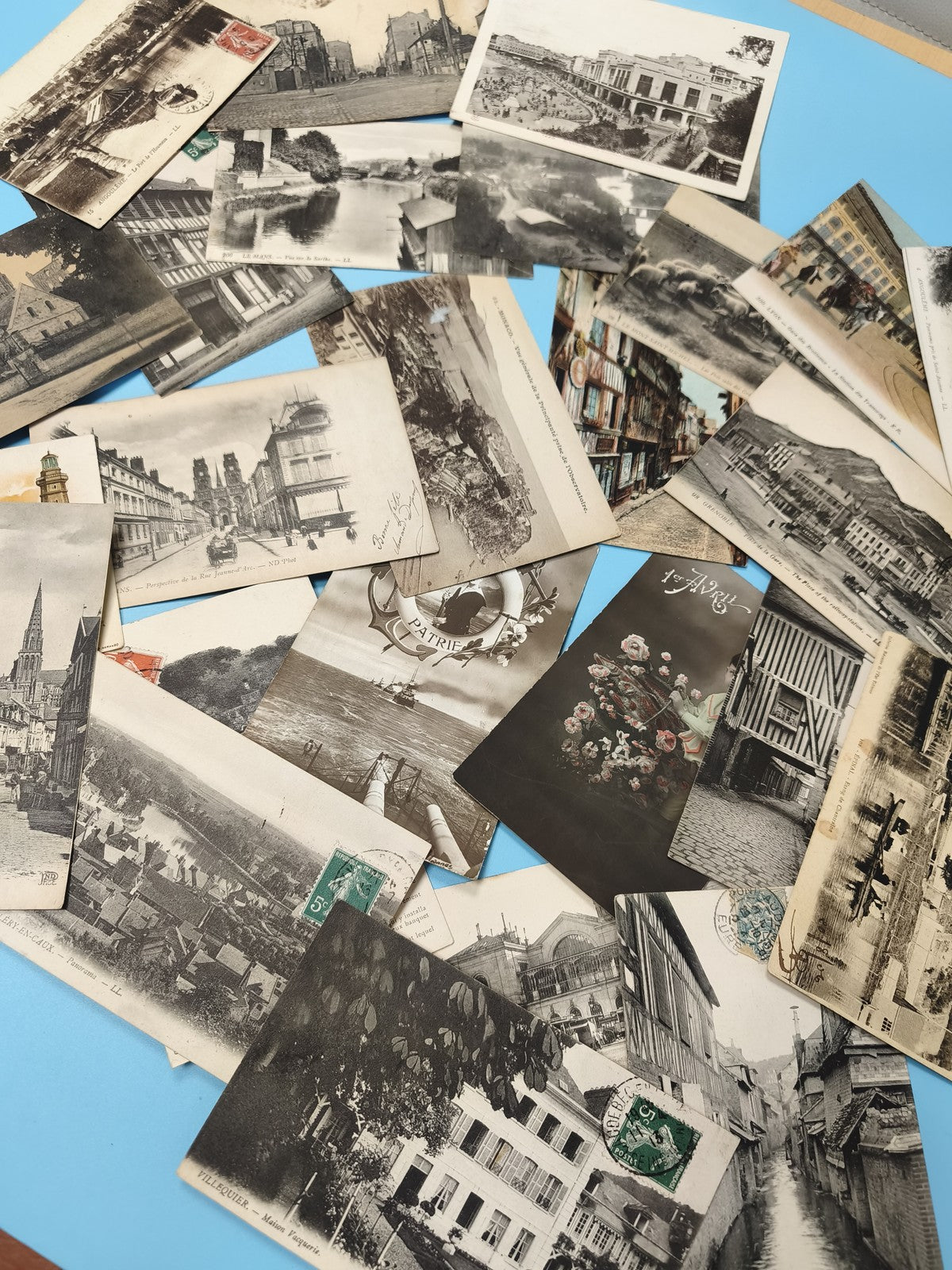 Lot cartes postales anciennes CPA villes villages France paysages noir et blanc