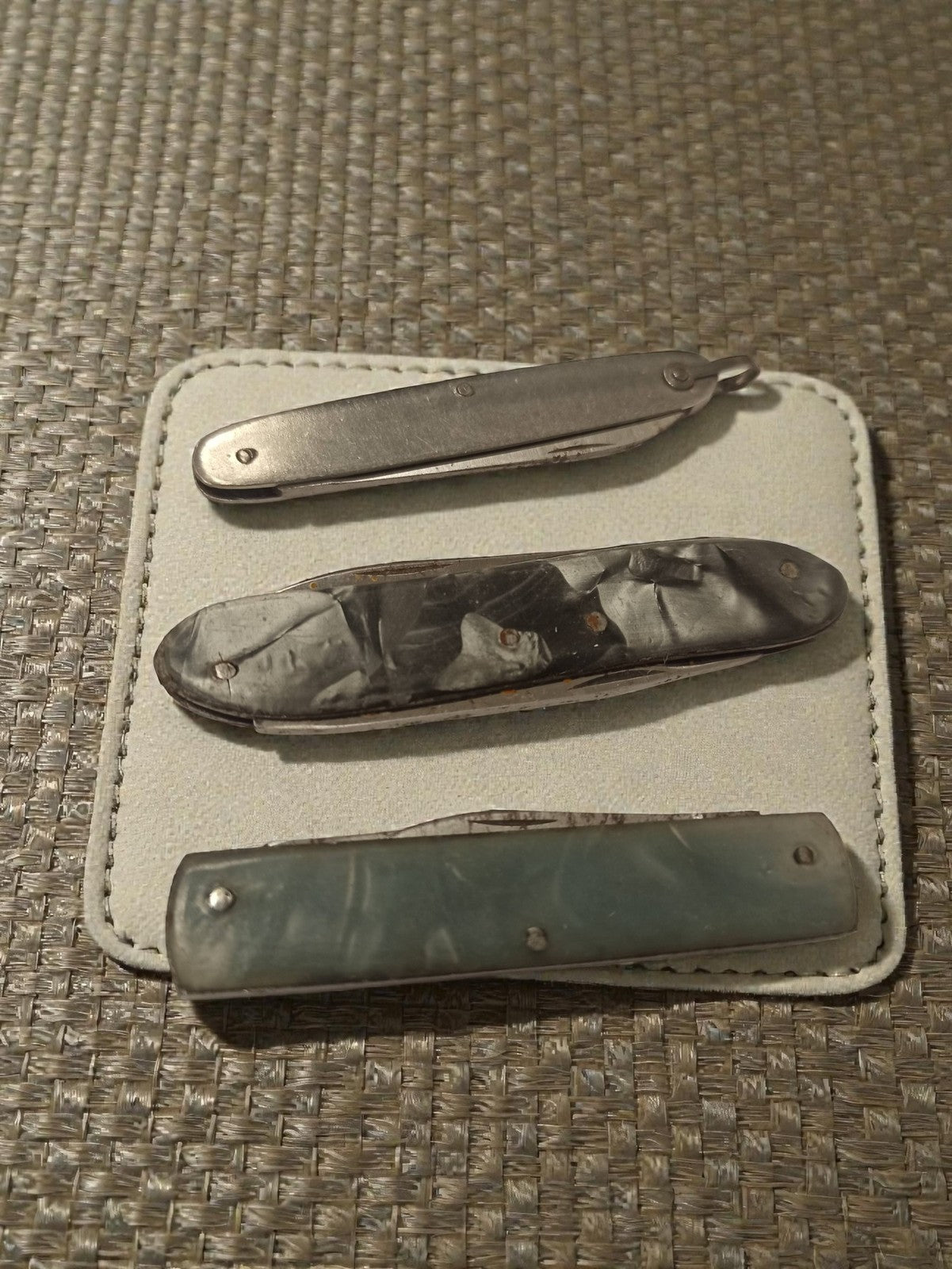 Couteaux pliants anciens vintage années 70 lot x3, manches marbrés, ancienne col