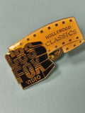 Vintage pin's CBS Fox Video Hollywood Classics, badge émaillé collection