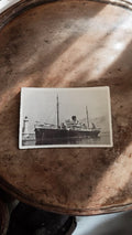 Carte postale ancienne paquebot maritime vintage noir et blanc navire port