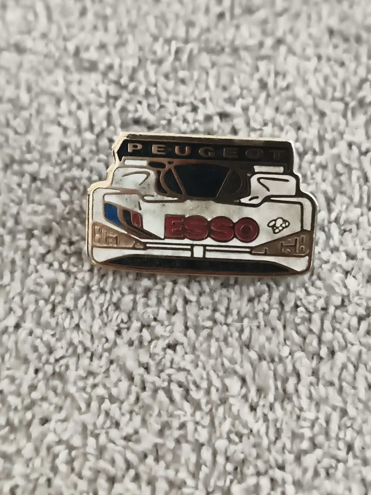 Pin's Peugeot 905 ESSE course auto vintage années 90 Esso (Ref 5)