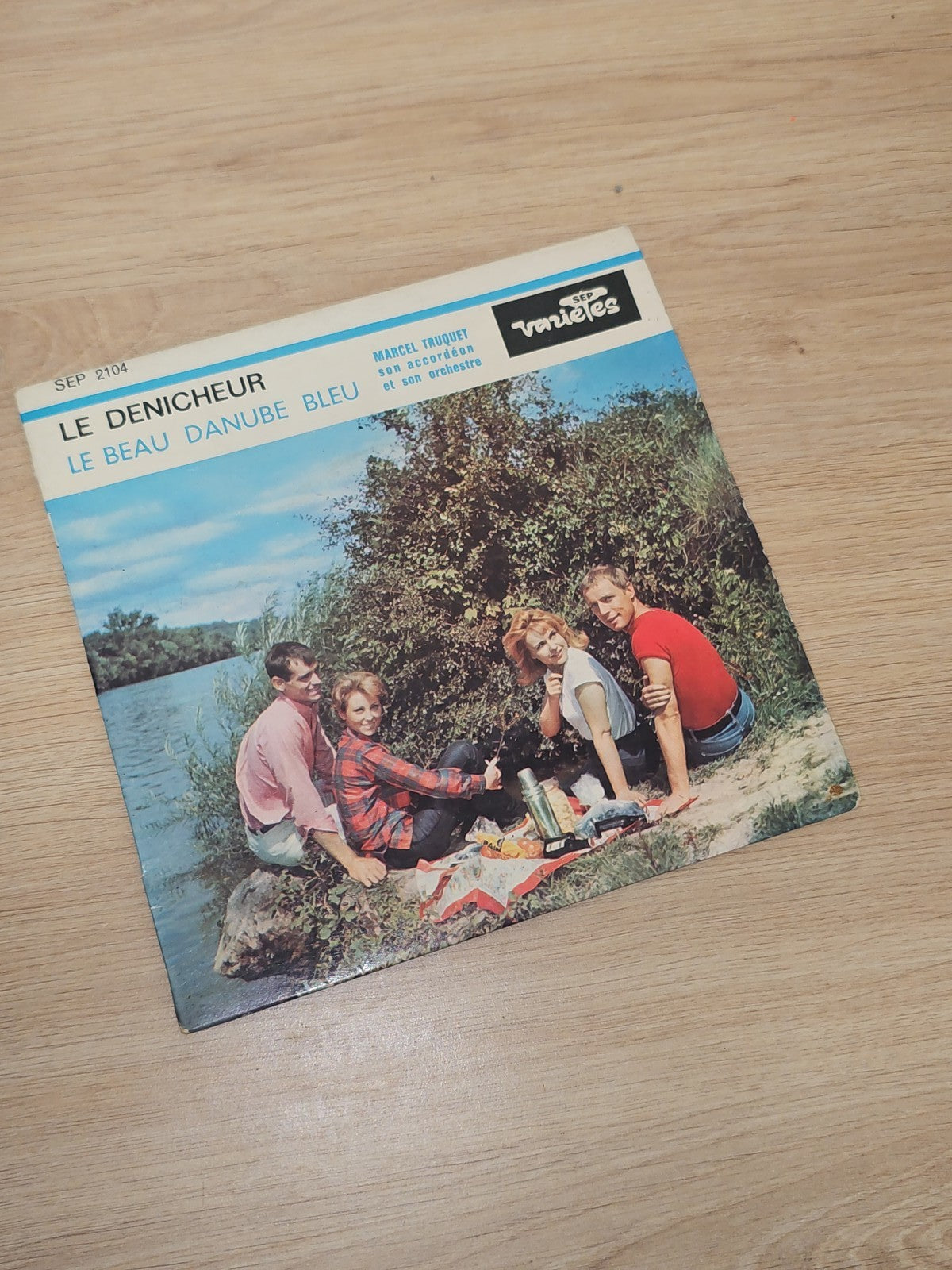 Vintage 45 tours ancien vinyle "Le Dé­nicheur" disque rétro collection musique