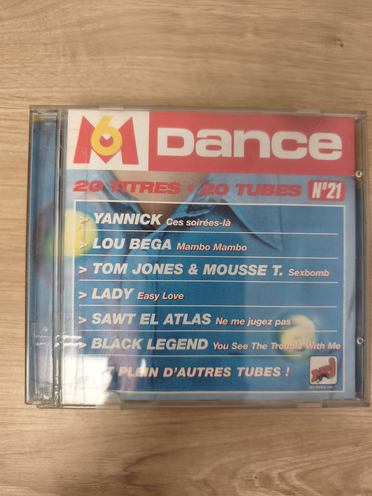 CD audio M6 Dance ? Compilation hits dancefloor années 2000 musique électronique