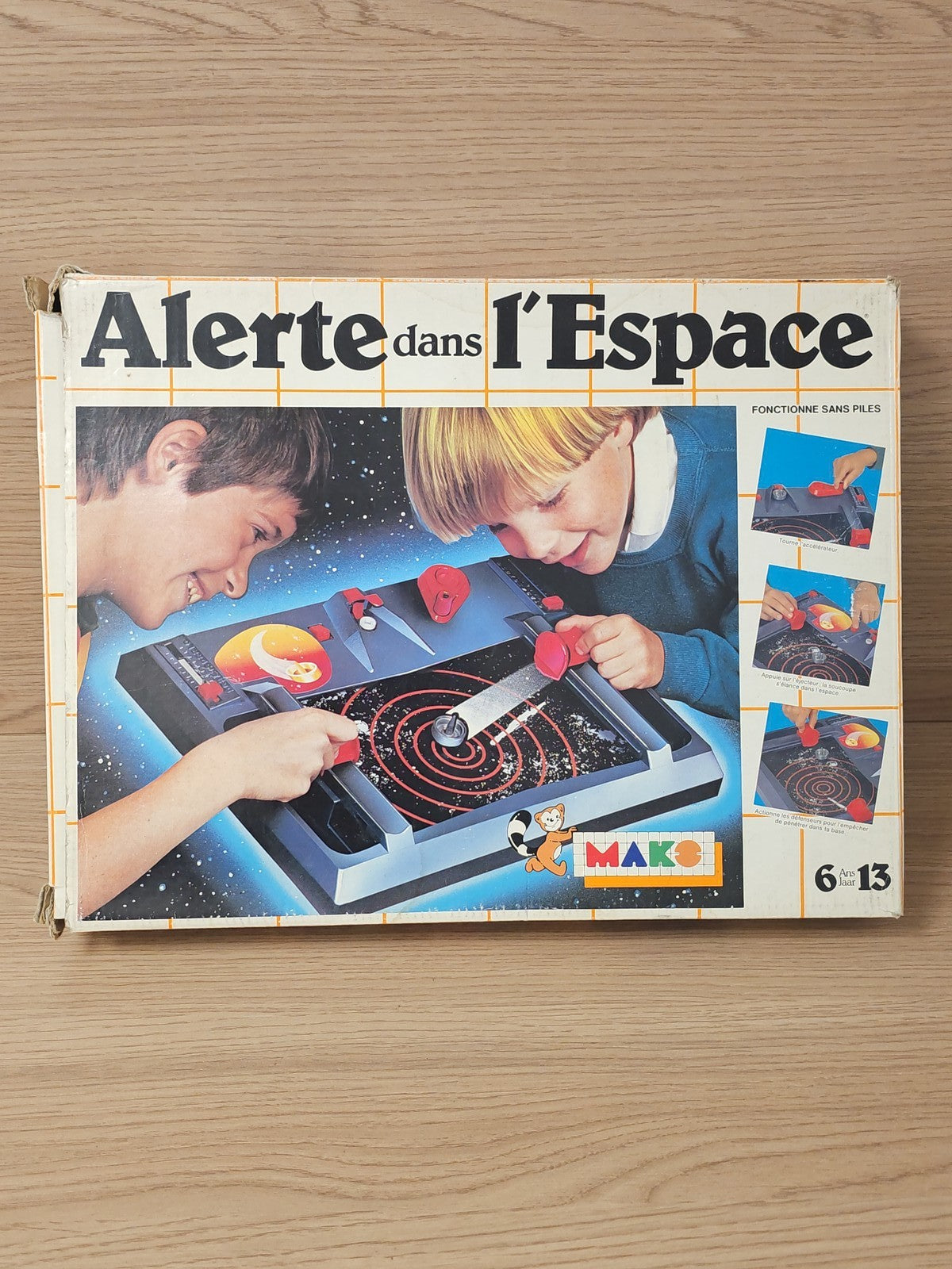 Jeu rétro Alerte dans l?Espace ancien ? Jeu de société vintage, à restaurer ou c