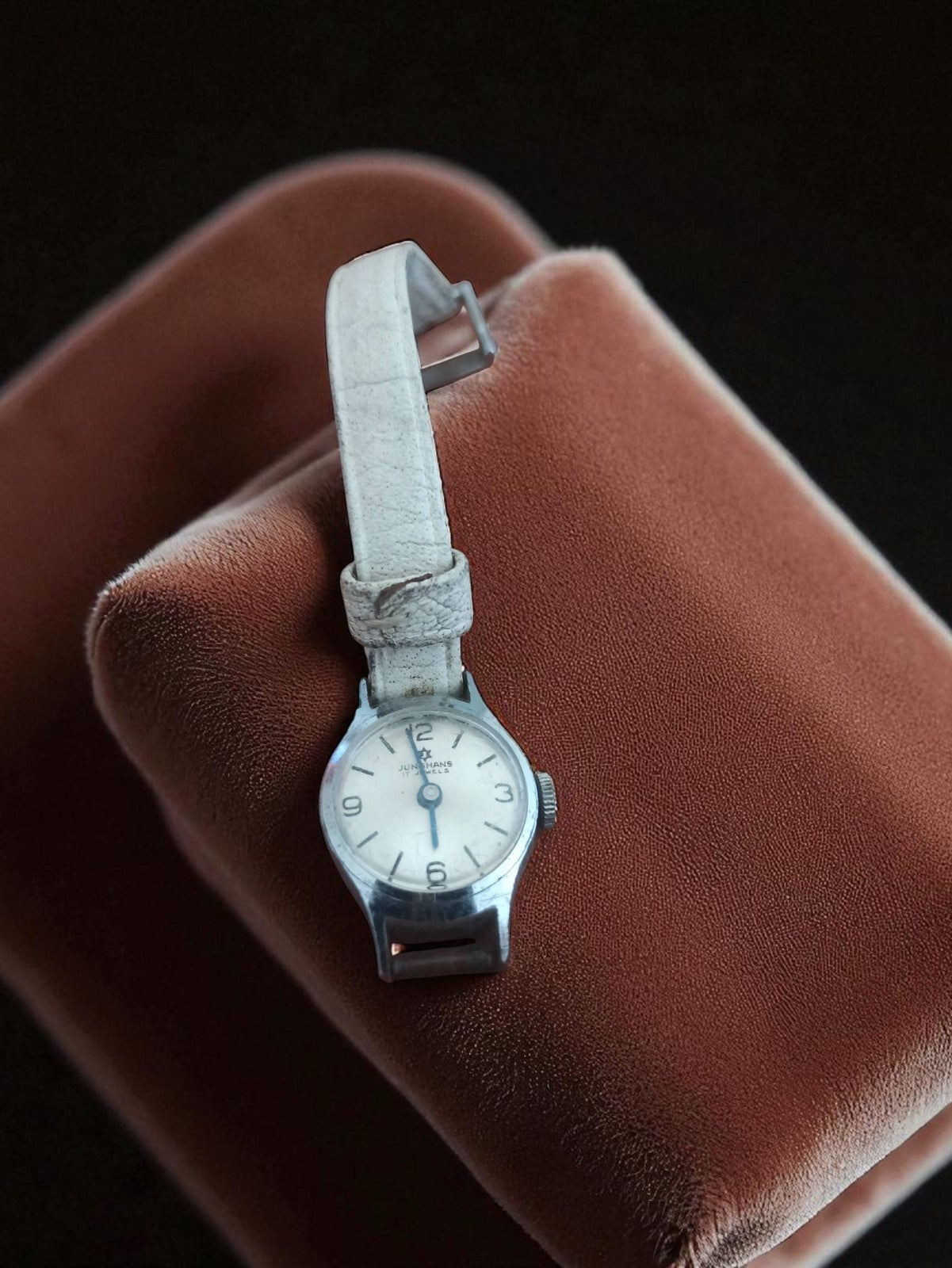 Montre femme Junghans vintage mécanique à restaurer cadran blanc ancien