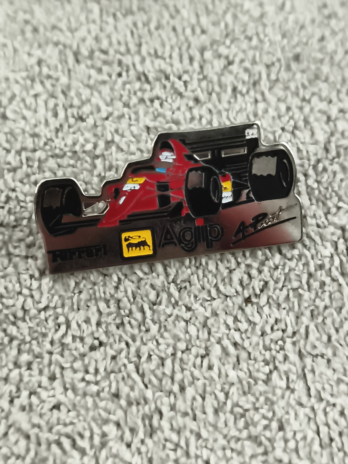 Pin's vintage Ferrari F1 Agip Formule 1 émail, voiture course années 90 (Ref 2)