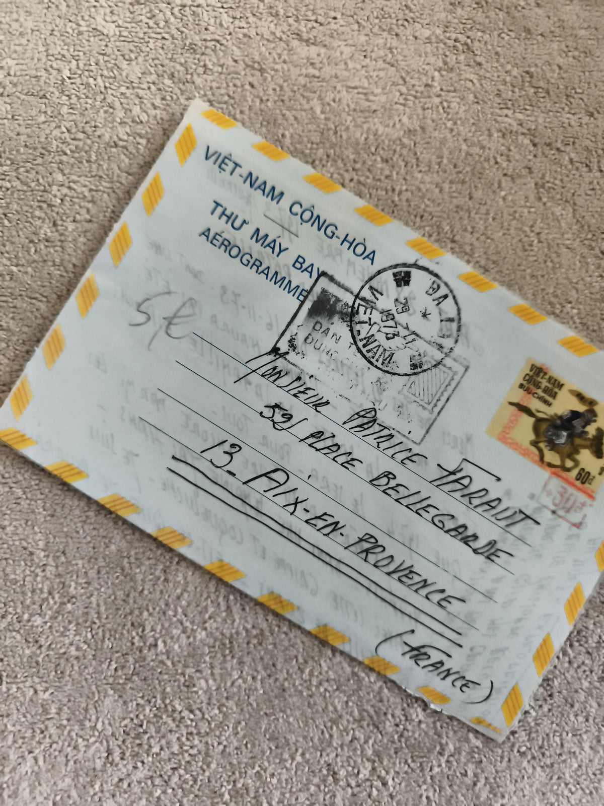 Lettre aérienne Viêt-Nam Cong-Hoa 1973 affranchie timbre philatélie