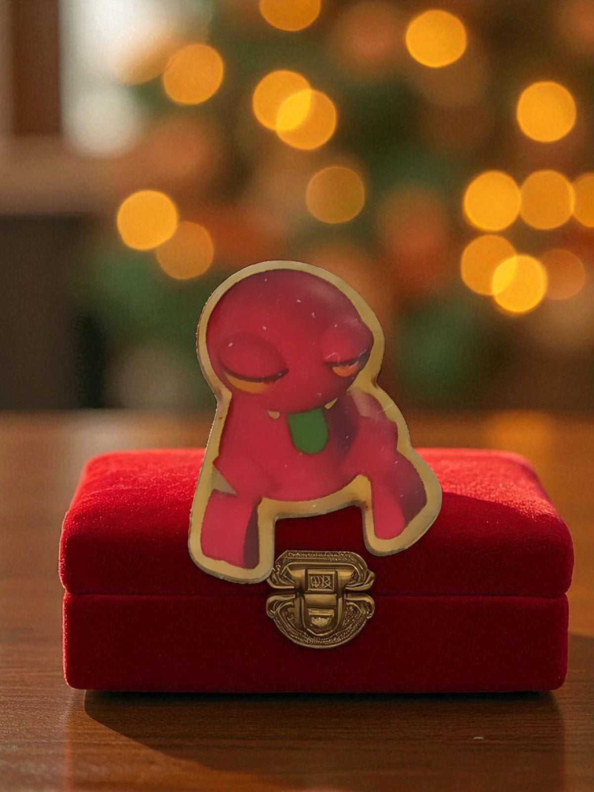 Pin's vintage créature rose édition limitée publicitaire rare