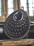 Pendentif vintage fantaisie motif goutte écaille noir argenté rétro
