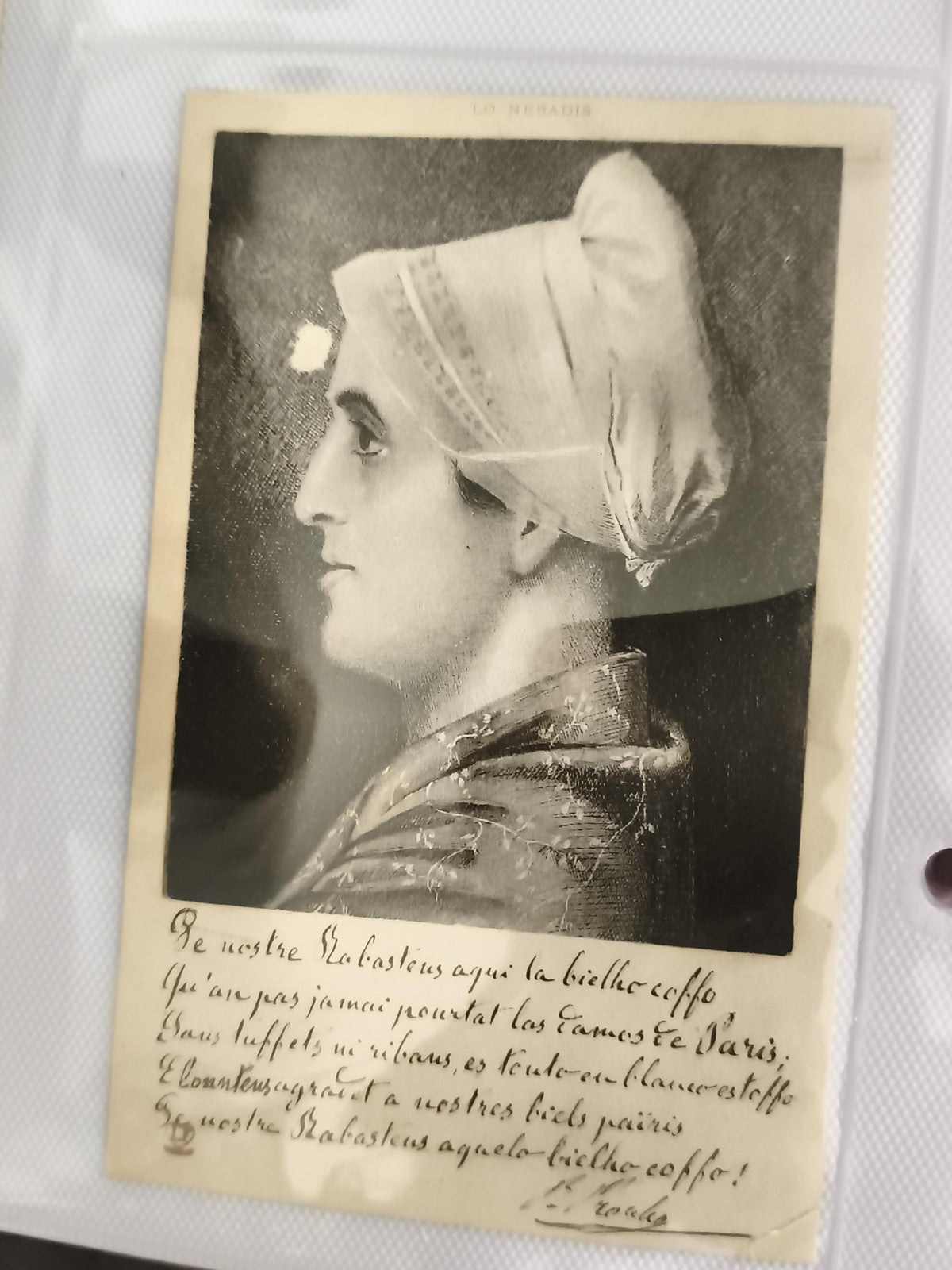 Carte postale ancienne LO NERADIS costume régional profil femme coiffe