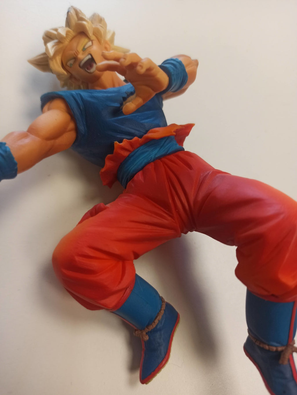 Figurine Goku Super Saiyan Banpresto DXF Dragon Ball Z 14cm articulée