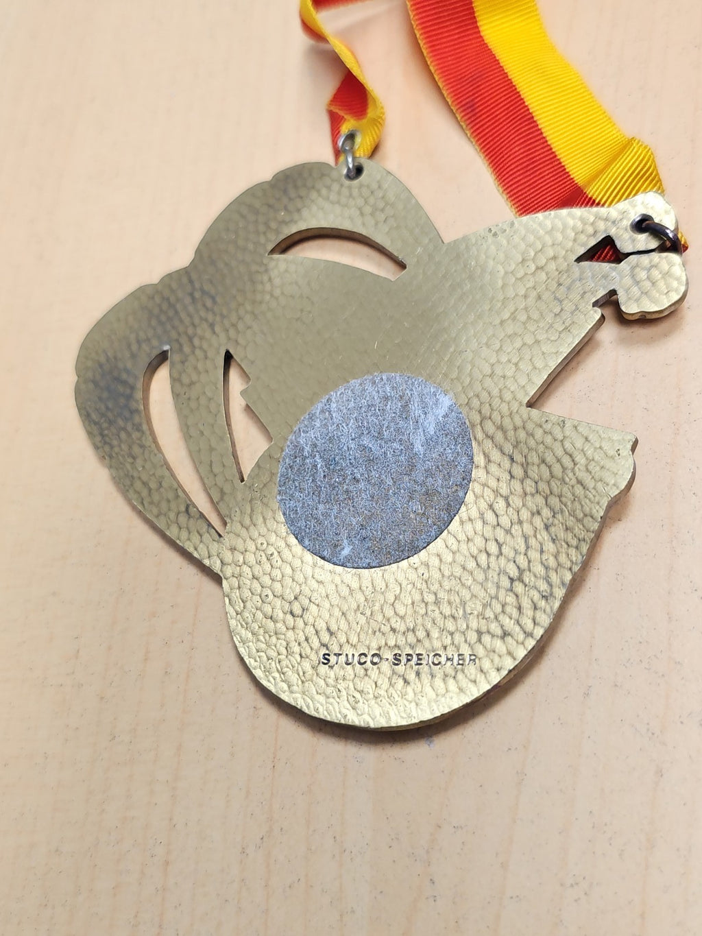 Médaille ancienne vintage Manfred I Center Court Annette I Ducalien collection
