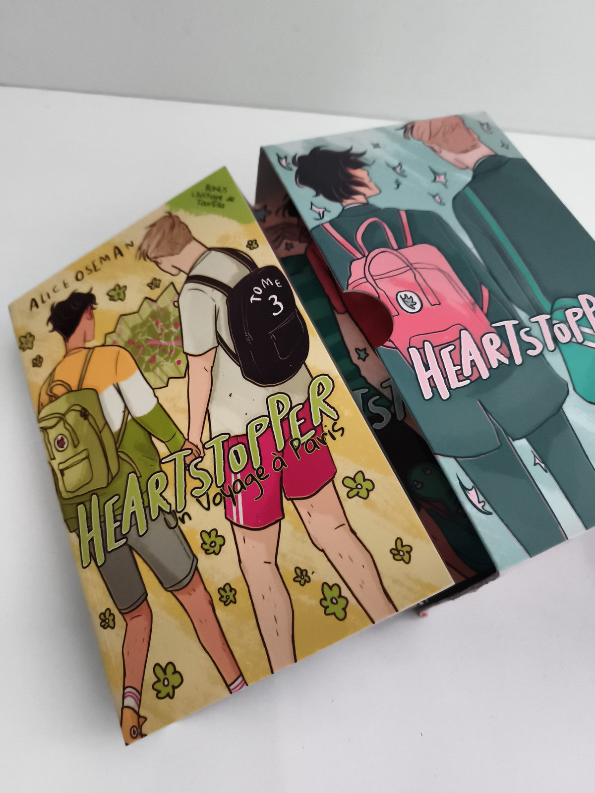Coffret manga Heartstopper Alice Oseman, tomes illustrés, romance graphique