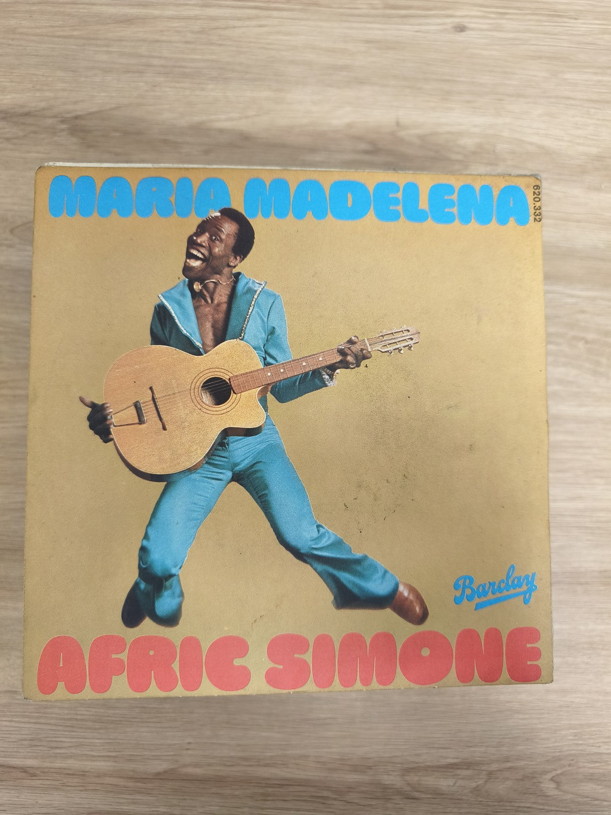 Afric Simone Maria Madelena 45T Barclay pochette couleur guitare (Ref 1)