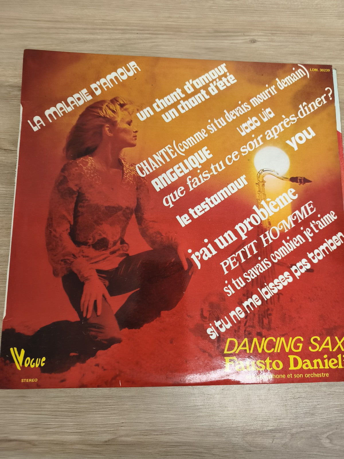 Vinyle 33T Dancing Sax Ernesto Daniel La Maladie d?Amour Pochette Rouge