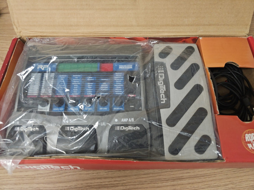 Processeur multi-effets guitare DIGITECH RP350 avec module batterie intégré