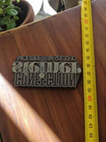 Plaque typographique vintage publicité vêtements CONECCION lettrage rétro