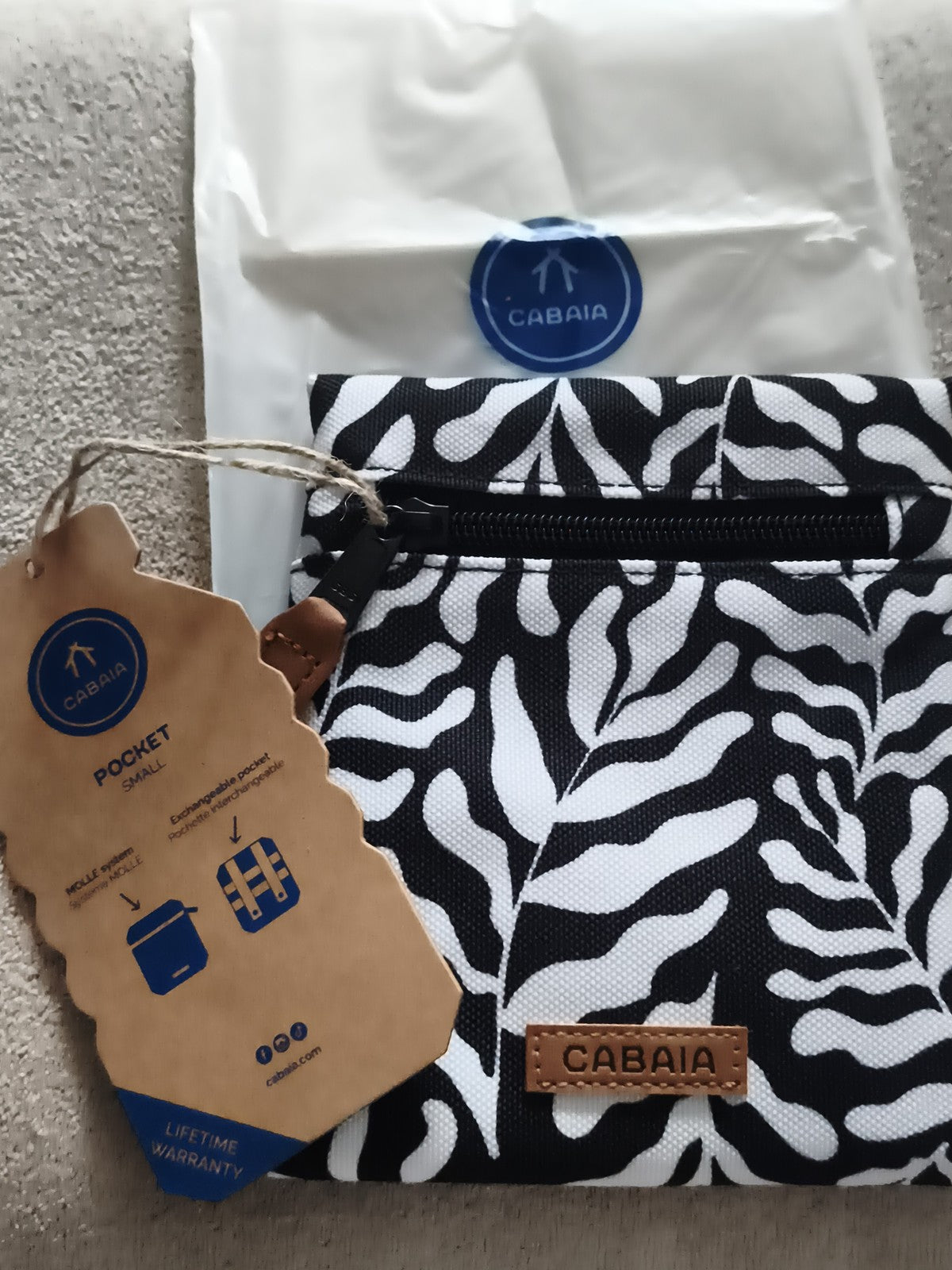Trousse pochette Cabaia Pocket small noir blanc motif feuillage neuve 15 cm