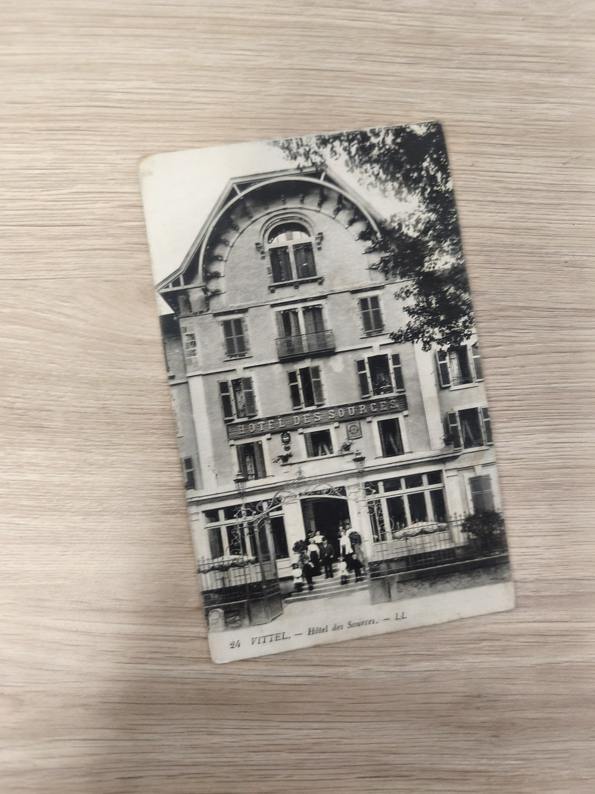 Ancienne carte postale Vittel Hôtel des Sources LL noir et blanc collection CPA