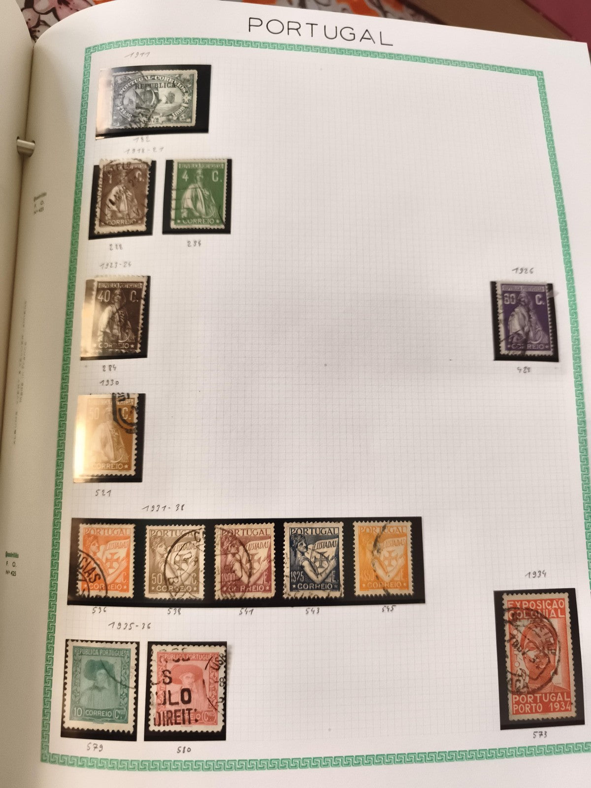 Timbres Portugal anciens oblitérés lot philatélie couleurs variées