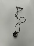 Collier pendentif vintage rond noir, bijou rétro femme, chaîne fine