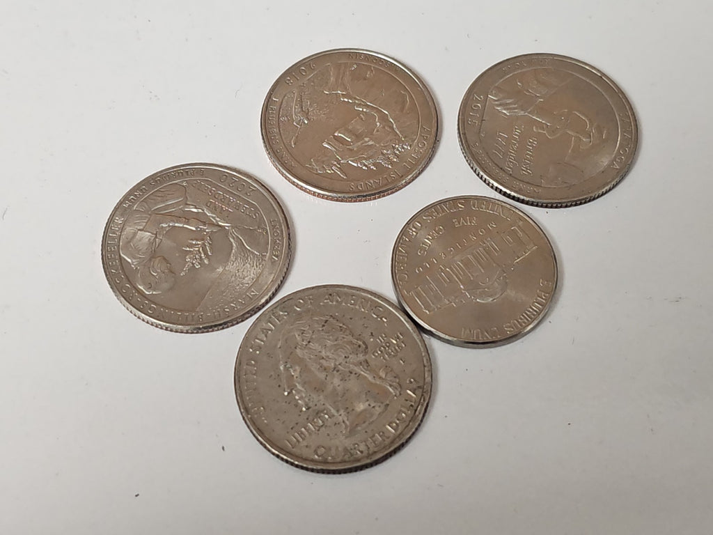 Lot de 5 pièces commémoratives diverses monnaies thématiques, état d'occasion