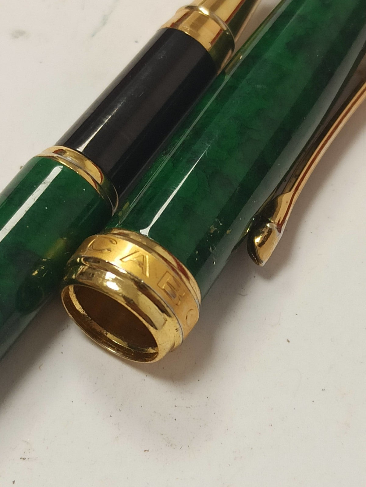 Stylo bille ancien vert doré Cabouchon vintage, écriture rétro français